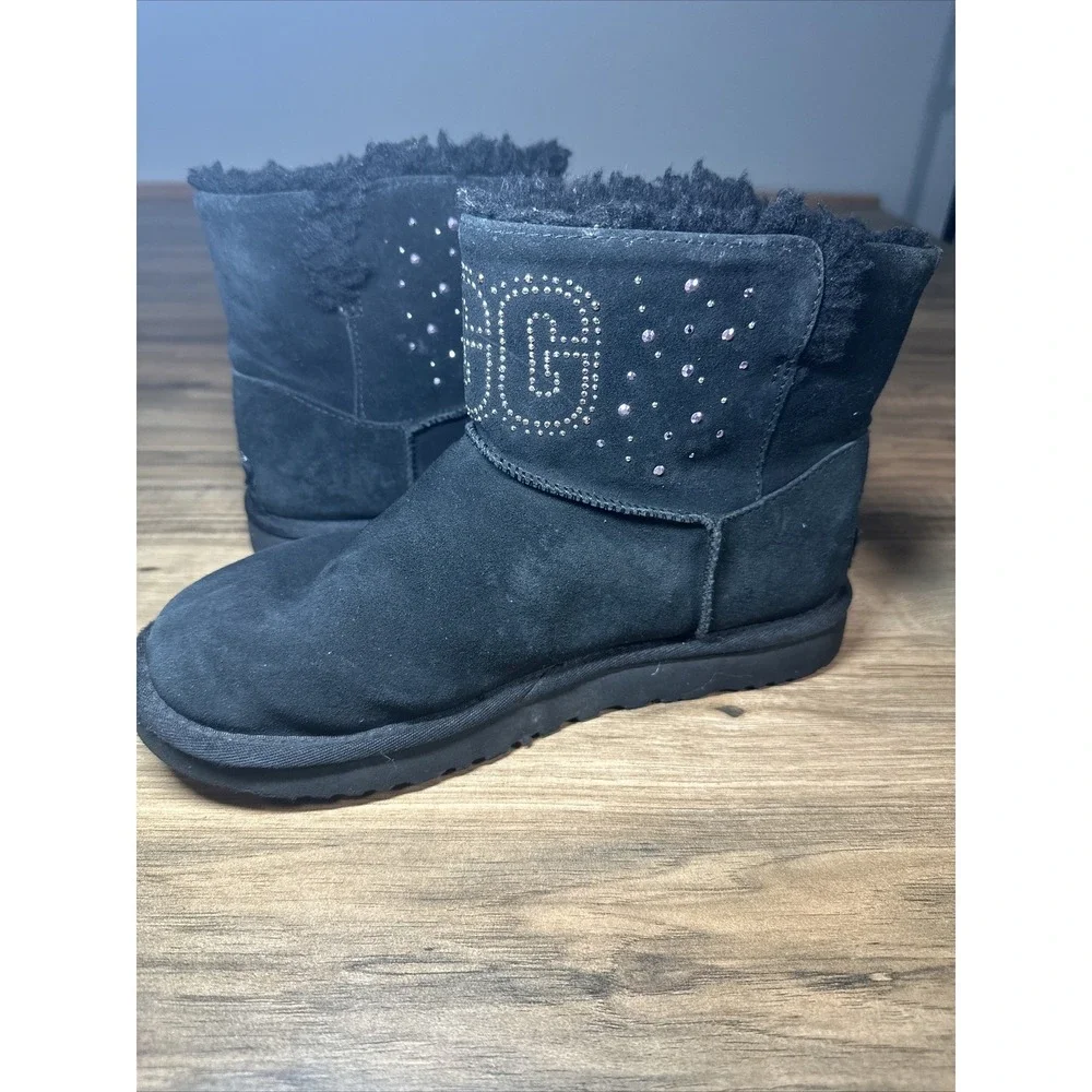Women's UGG Boots Size 8 Black Gems‎ Pull On
